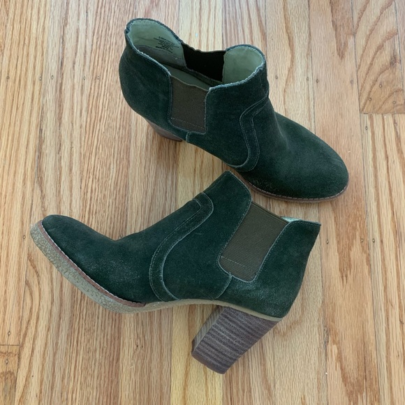 Olive Green Suede Chelsea Booties / Boots by GAP Size 7 - Picture 2 of 6